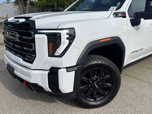 Used 2025 GMC Sierra 2500 AT4 w/ AT4 Premium Plus Package image 2