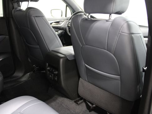 Used 2024 Buick Enclave Premium AWD/4WD image 25