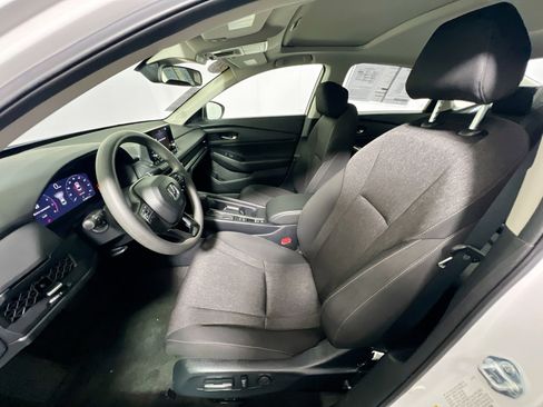 Used 2025 Honda Accord SE image 14