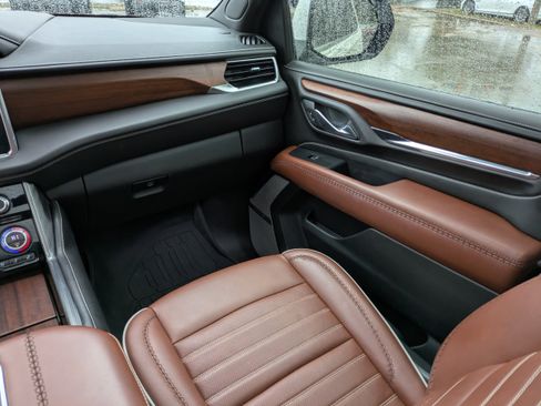 Used 2023 GMC Yukon Denali Ultimate image 21
