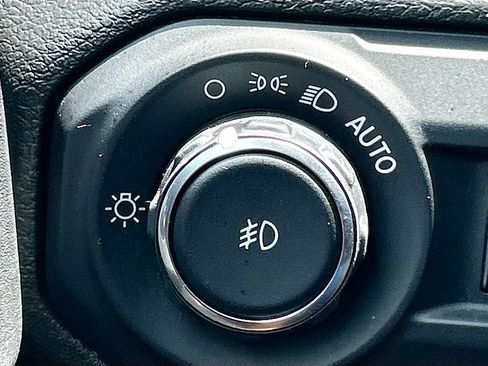 Used 2022 Jeep Wrangler Unlimited Sport AWD/4WD image 32