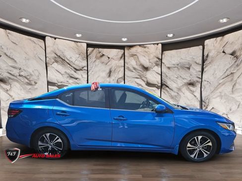 Used 2022 Nissan Sentra SV w/ Lighting Package FWD image 5