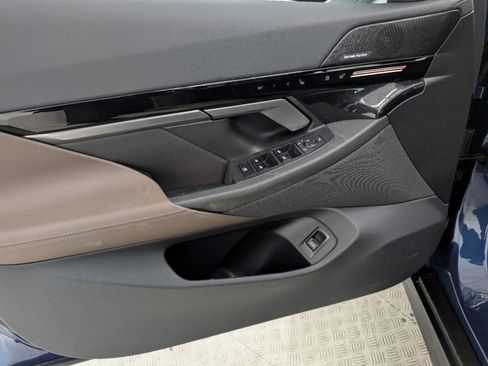 New 2025 BMW 530i w/ Premium Package image 11