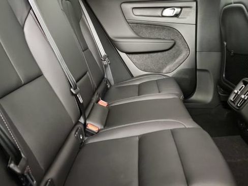 Used 2025 Volvo XC40 B5 Plus w/ Protection Package Premier AWD/4WD image 31