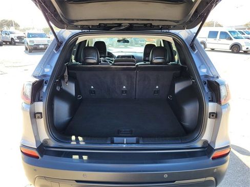 Used 2020 Jeep Cherokee Latitude Plus image 23