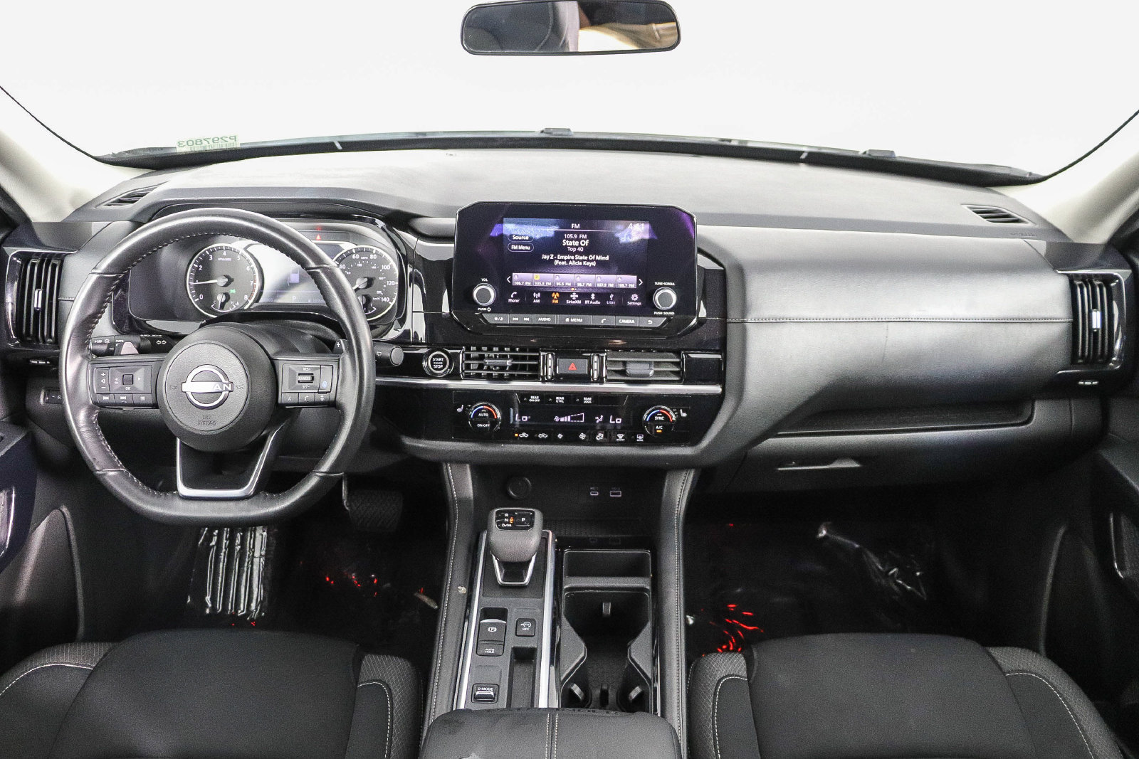 Used 2024 Nissan Pathfinder SV FWD image 13