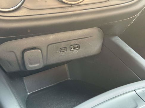 Used 2025 Chevrolet Trax LS w/ LS Convenience Package FWD image 27