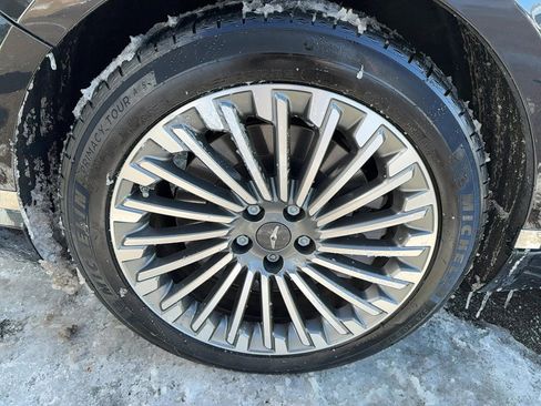 Used 2023 Genesis G80 image 10