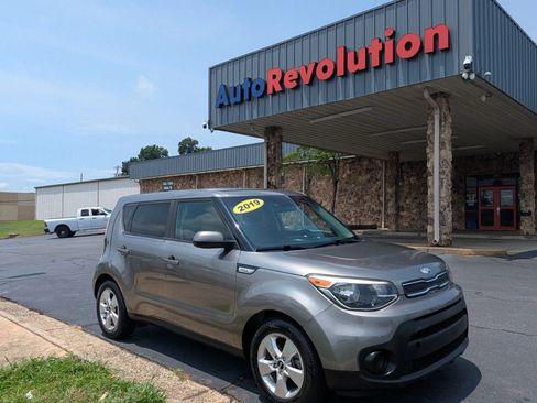 Used 2019 Kia Soul FWD image 1