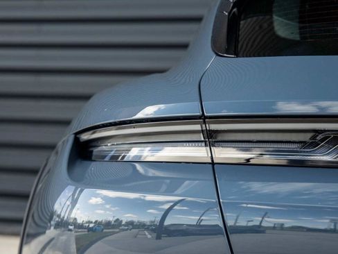 Used 2025 Porsche Taycan 4 Cross Turismo image 56