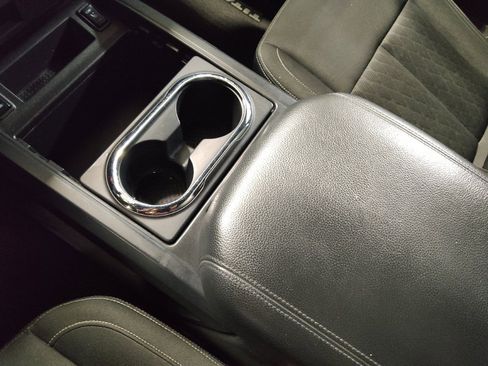 Used 2019 Nissan Titan SV w/ SV Convenience Package RWD image 26