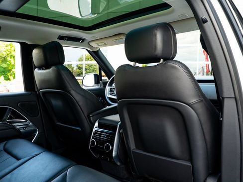 Used 2022 Land Rover Range Rover SE AWD/4WD image 38