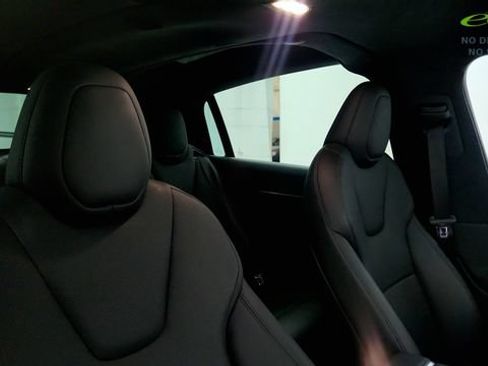 Used 2022 Tesla Model X AWD/4WD image 32