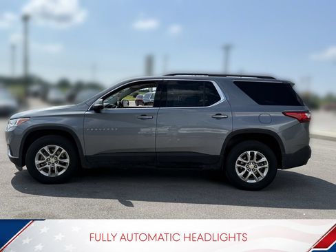 Used 2020 Chevrolet Traverse LT FWD image 9