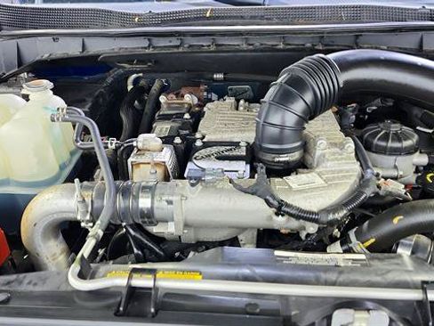 Used 2017 Nissan Titan SV RWD image 39