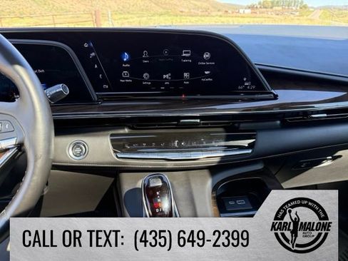 Used 2024 Cadillac Escalade ESV Sport Platinum w/ LPO, ONYX Package AWD/4WD image 18