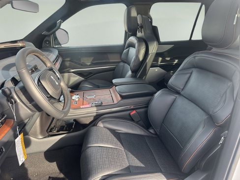 New 2025 Lincoln Navigator Black Label image 10