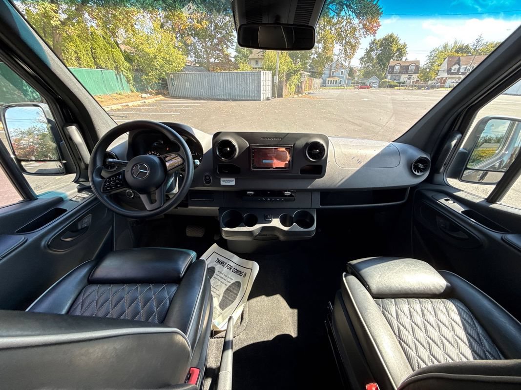 Used 2021 Mercedes-Benz Sprinter 3500 image 22