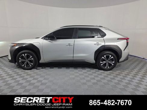 Used 2024 Toyota bZ4X XLE w/ Weather Package AWD/4WD image 4