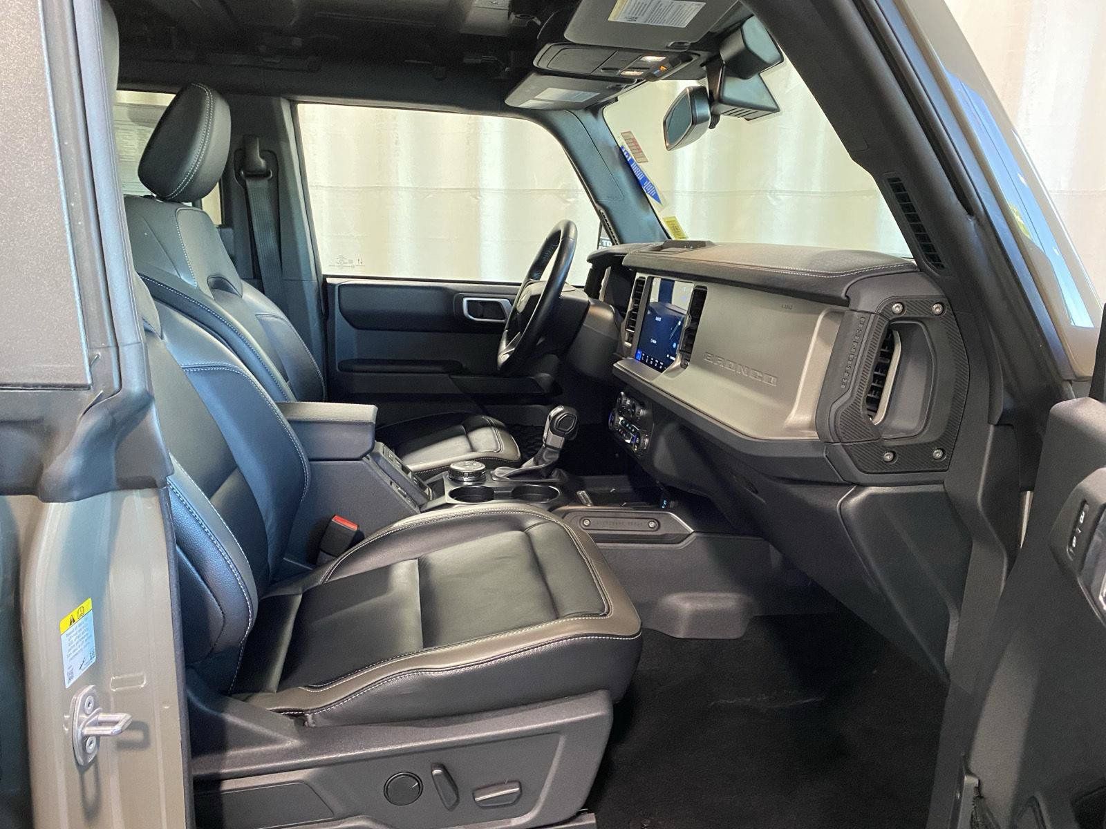 Used 2025 Ford Bronco Outer Banks AWD/4WD image 9