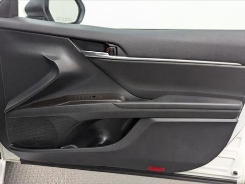 Used 2024 Toyota Camry SE image 22