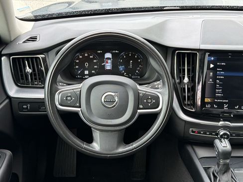 Used 2020 Volvo XC60 T5 Momentum w/ Protection Package Premier AWD/4WD image 26