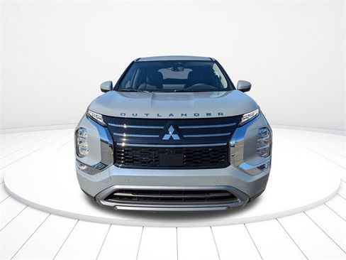 New 2026 Mitsubishi Outlander SE image 9