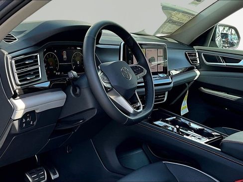 New 2026 Volkswagen Atlas Peak Edition image 18