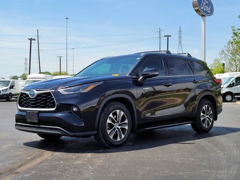 Used 2021 Toyota Highlander XLE FWD image 8