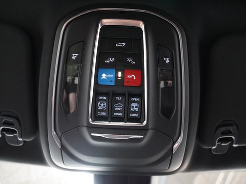 New 2026 Jeep Grand Wagoneer 4WD w/ Premium Group I image 39