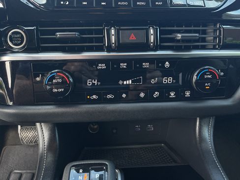 Used 2023 Nissan Pathfinder SL AWD/4WD image 24