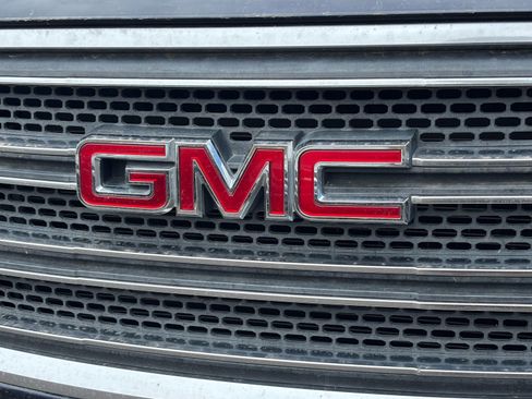 Used 2017 GMC Acadia Limited SLT FWD image 9