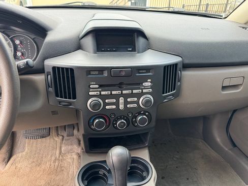 Used 2008 Mitsubishi Endeavor SE FWD image 13