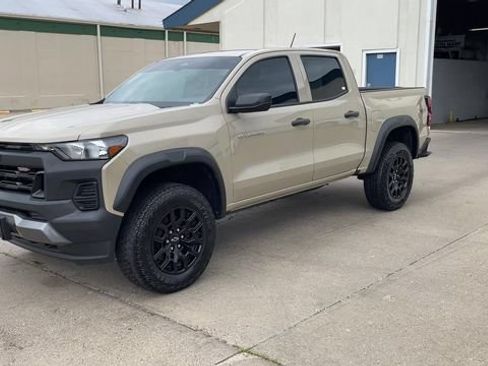 Used 2024 Chevrolet Colorado Trail Boss AWD/4WD image 4