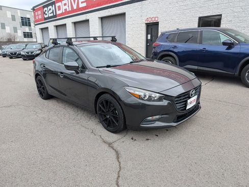 Used 2017 MAZDA MAZDA3 Touring w/ Popular Equipment Package image 4