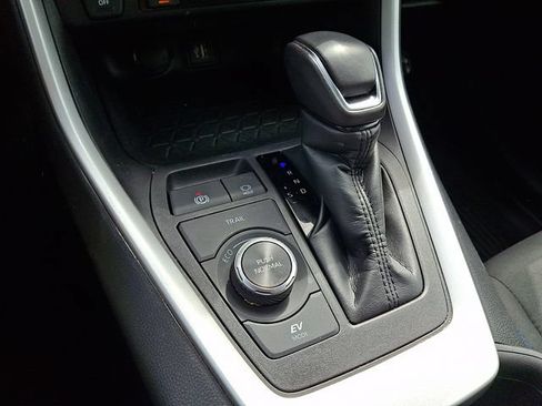 Certified 2024 Toyota RAV4 SE w/ Convenience Package AWD/4WD image 15