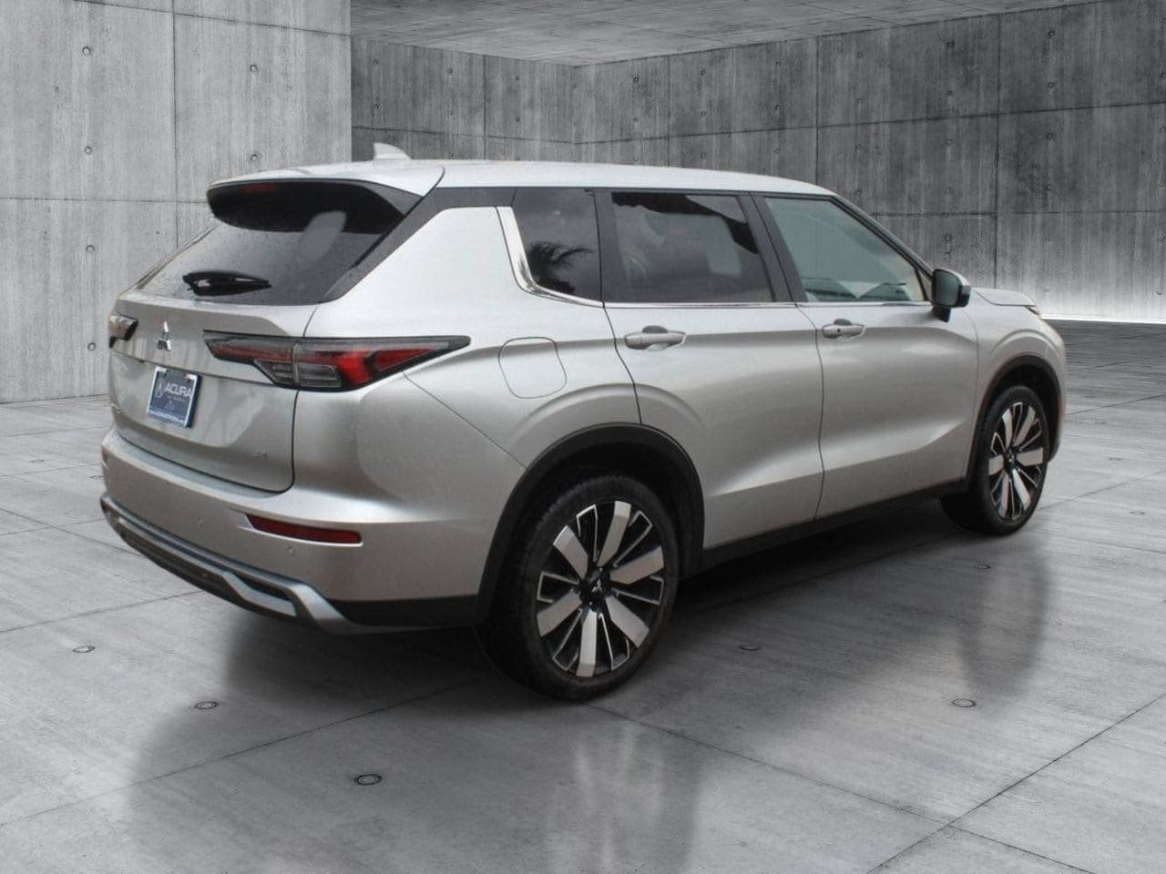 Used 2025 Mitsubishi Outlander SE FWD image 5