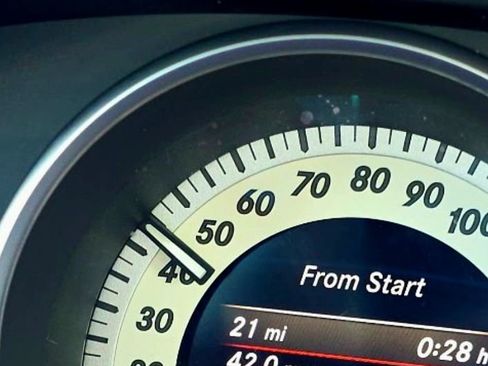 Used 2014 Mercedes-Benz E 250 BlueTEC Sedan image 20