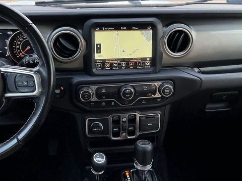 Used 2021 Jeep Wrangler Unlimited Sahara image 8