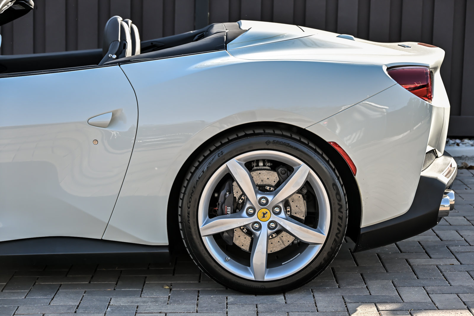 Used 2019 Ferrari Portofino RWD image 12