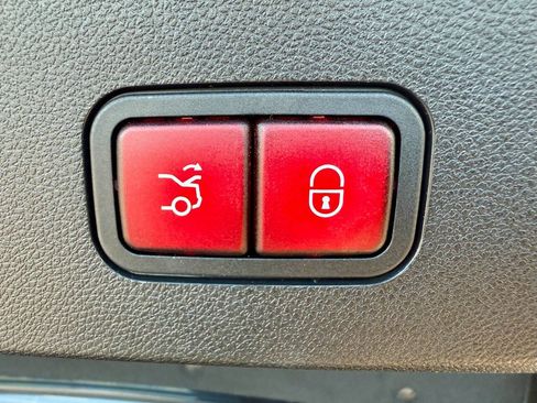 Used 2010 Mercedes-Benz E 350 4MATIC Sedan image 20