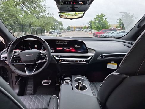 New 2026 Cadillac Lyriq V AWD/4WD image 29
