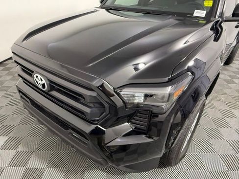 Used 2024 Toyota Tacoma SR5 AWD/4WD image 10