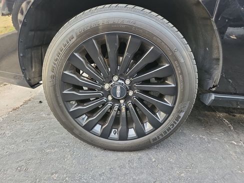 Used 2020 Lincoln Navigator L Reserve w/ Equipment Group 208A Reserve image 5