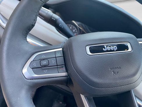 Used 2023 Jeep Compass Limited w/ Sun and Sound Group AWD/4WD image 20