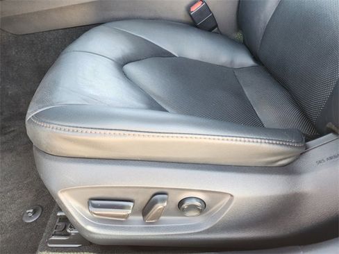 Used 2020 Toyota Camry XLE image 24