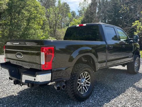 Used 2019 Ford F250 Lariat w/ FX4 Off-Road Package AWD/4WD image 8