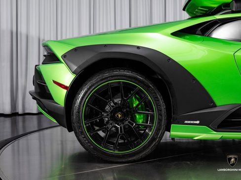 Used 2024 Lamborghini Huracan Sterrato image 25