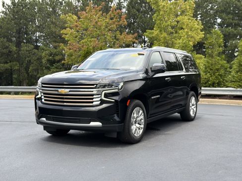 Used 2022 Chevrolet Suburban High Country AWD/4WD image 14