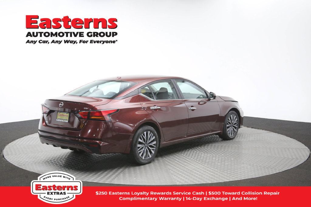 Used 2023 Nissan Altima 2.5 SV FWD image 41